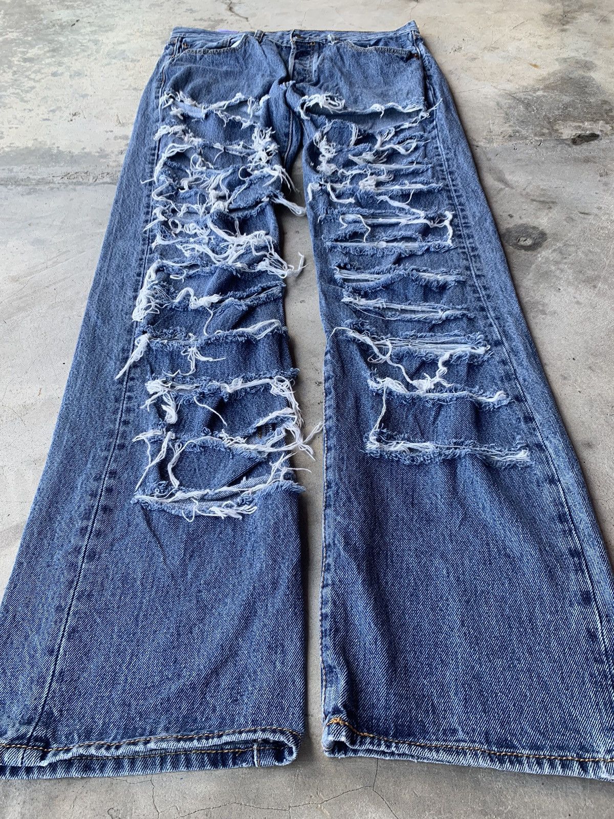 Levi's Grunge heavy distressed Levi's 501 jeans. Size US 33 - 1 Thumbnail