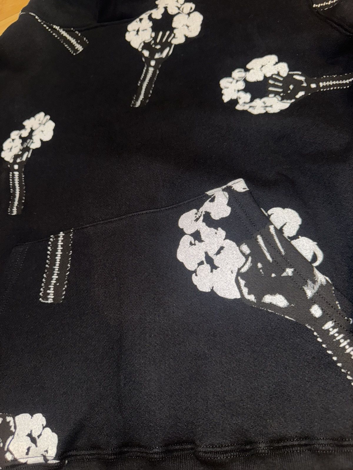 DENIM TEARS DENIM TEARS x HARDIES Tears First Wreath Hoodie - SIZE XL Size US XL / EU 56 / 4 - 3 Thumbnail