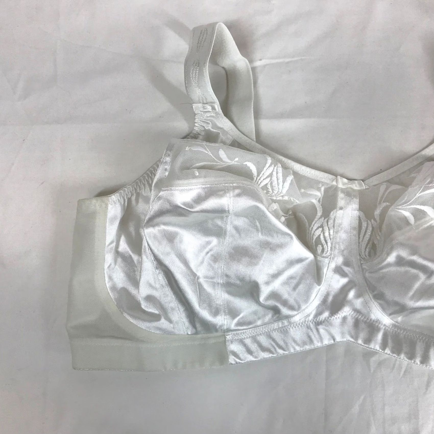 Vintage Elomi Cate Bra 44F White Floral Embroidery Full Coverage Underwire Size ONE SIZE - 2 Thumbnail