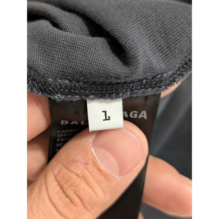 Balenciaga o1rshd1 Long Sleeve T-Shirt in Black Size US S / EU 44-46 / 1 - 15 Thumbnail