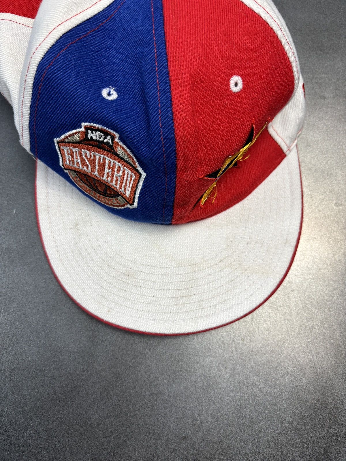 NBA × New Era × Vintage Vintage Philadelphia 76ers Fitted Hat Iverson 2000s New Era Size ONE SIZE - 11 Thumbnail