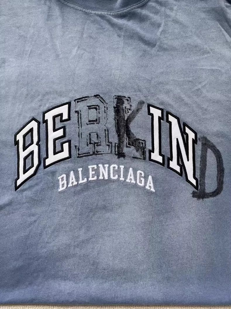 Balenciaga Balenciaga Monogrammed crewneck pullover short sleeve T-sh Size US L / EU 52-54 / 3 - 3 Thumbnail