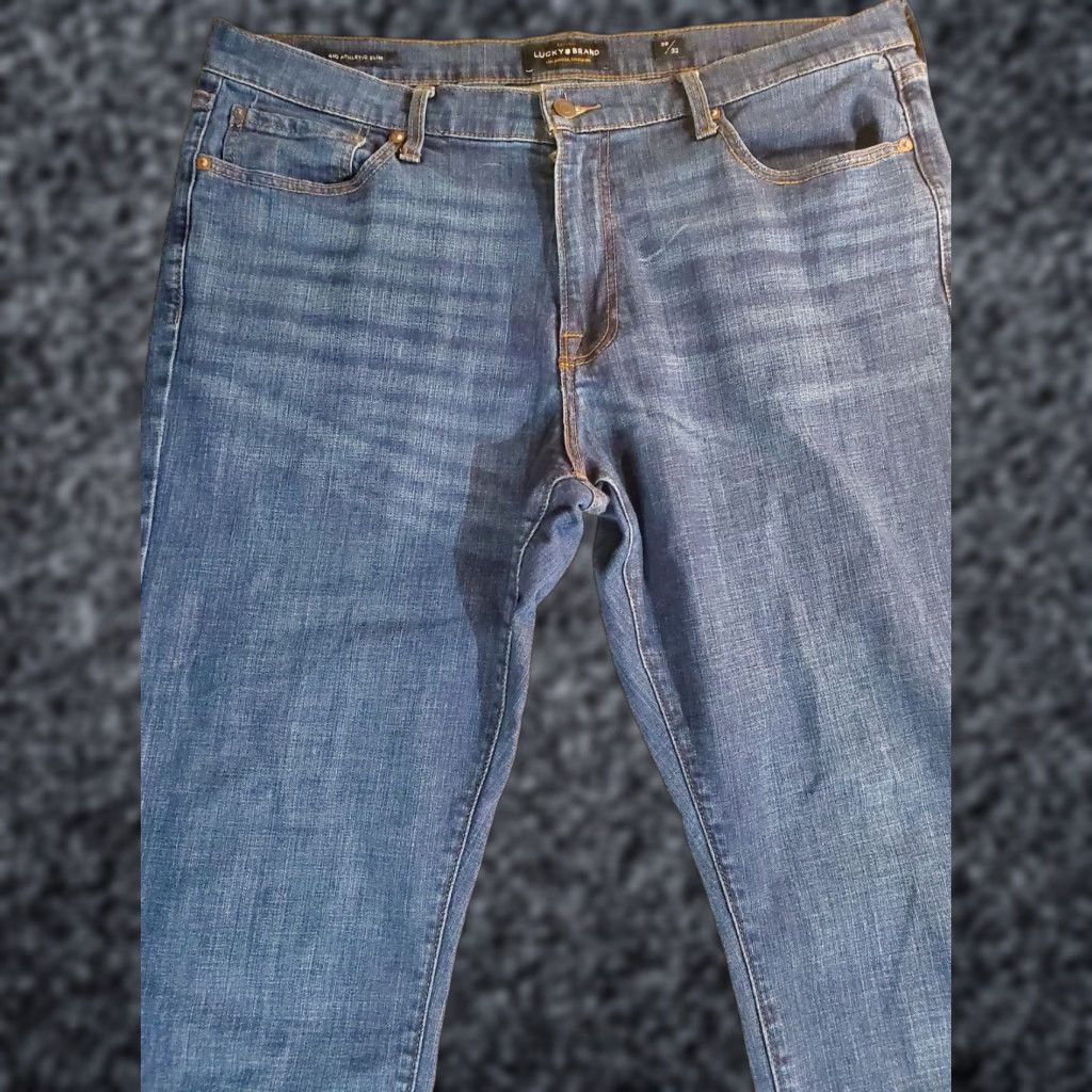 Lucky Brand Lucky Brand Jeans Mens 38x32 Athletic Slim 410 Dark Wash Cotton Blend Stretch Denim Blue 5-Pocket Mens Regular Leather Belt Loops Belt Loops N/A Size US 38 / EU 54 - 1 Thumbnail