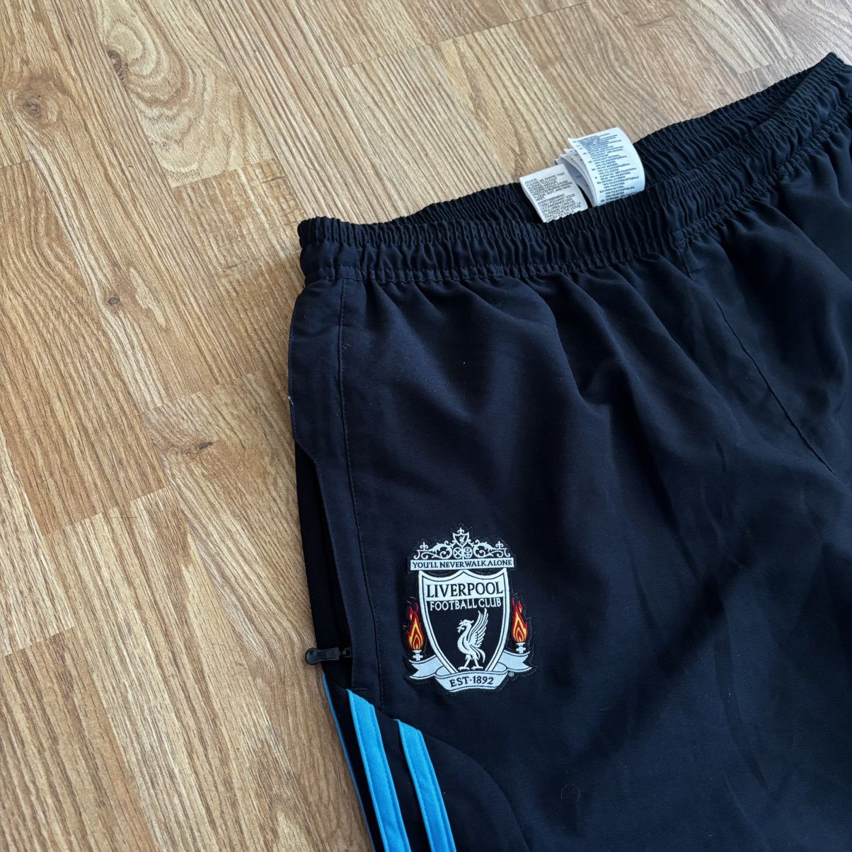 Nike Vintage Adidas Liverpool Track Pants Mans size L Size US 35 - 5 Thumbnail