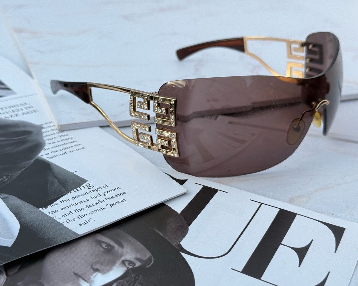 Givenchy Givenchy vintage sunglasses SGV213S Size ONE SIZE - 4 Thumbnail