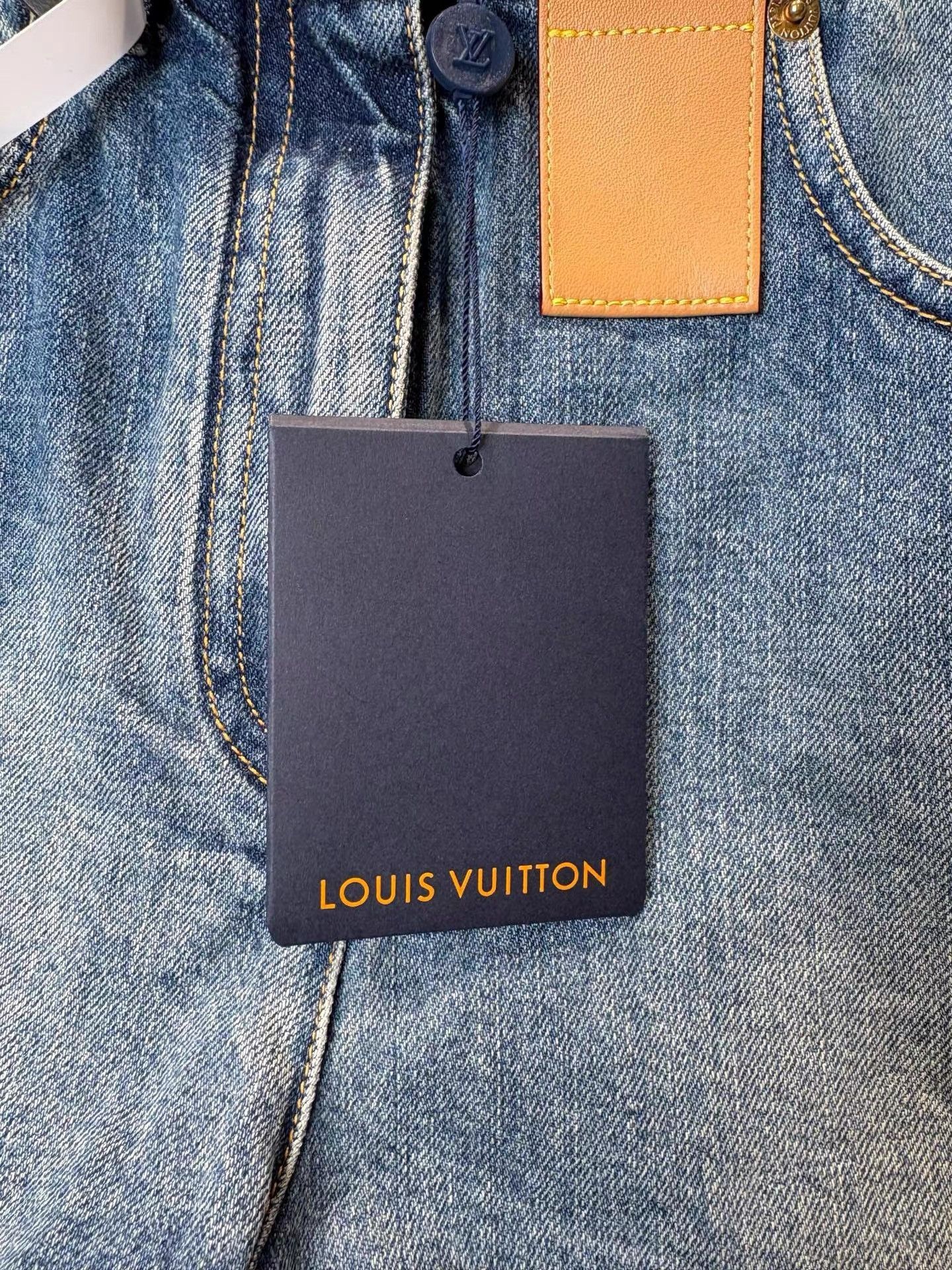 Louis Vuitton Louis Vuitton Monogram Leather Patch Denim Shorts K36 Size 25" / US 0 / IT 36 - 6 Thumbnail