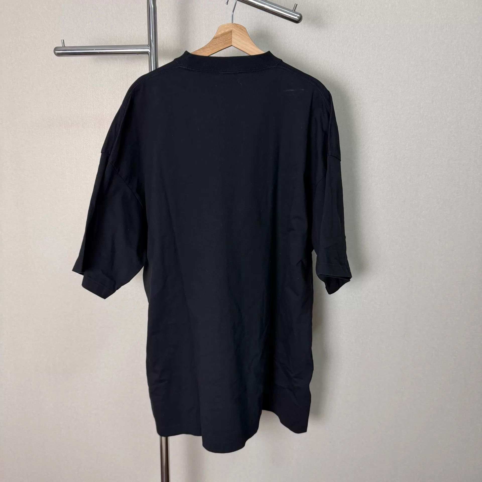 Balenciaga Balenciaga FW22 Logo Print Oversized Crewneck Black L Size US S / EU 44-46 / 1 - 2 Thumbnail