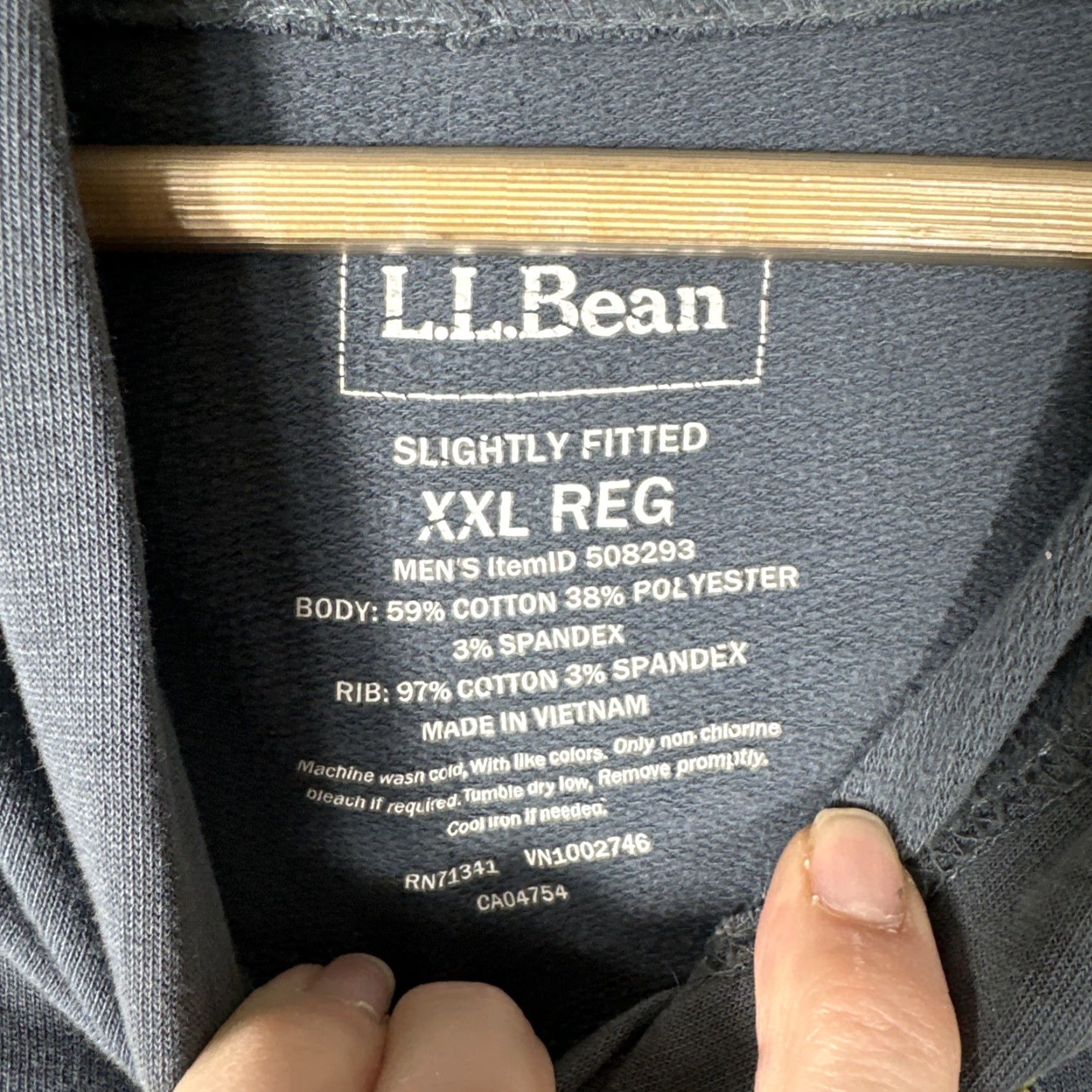 Vintage L.L. Bean Hoodie XXL Slightly Fitted Mens Comfort Camp Hoodie Gray Graphic Print Pullover Hooded Pockets Outdoor Classic 90s? (Wait) Size US XXL / EU 58 / 5 - 4 Thumbnail