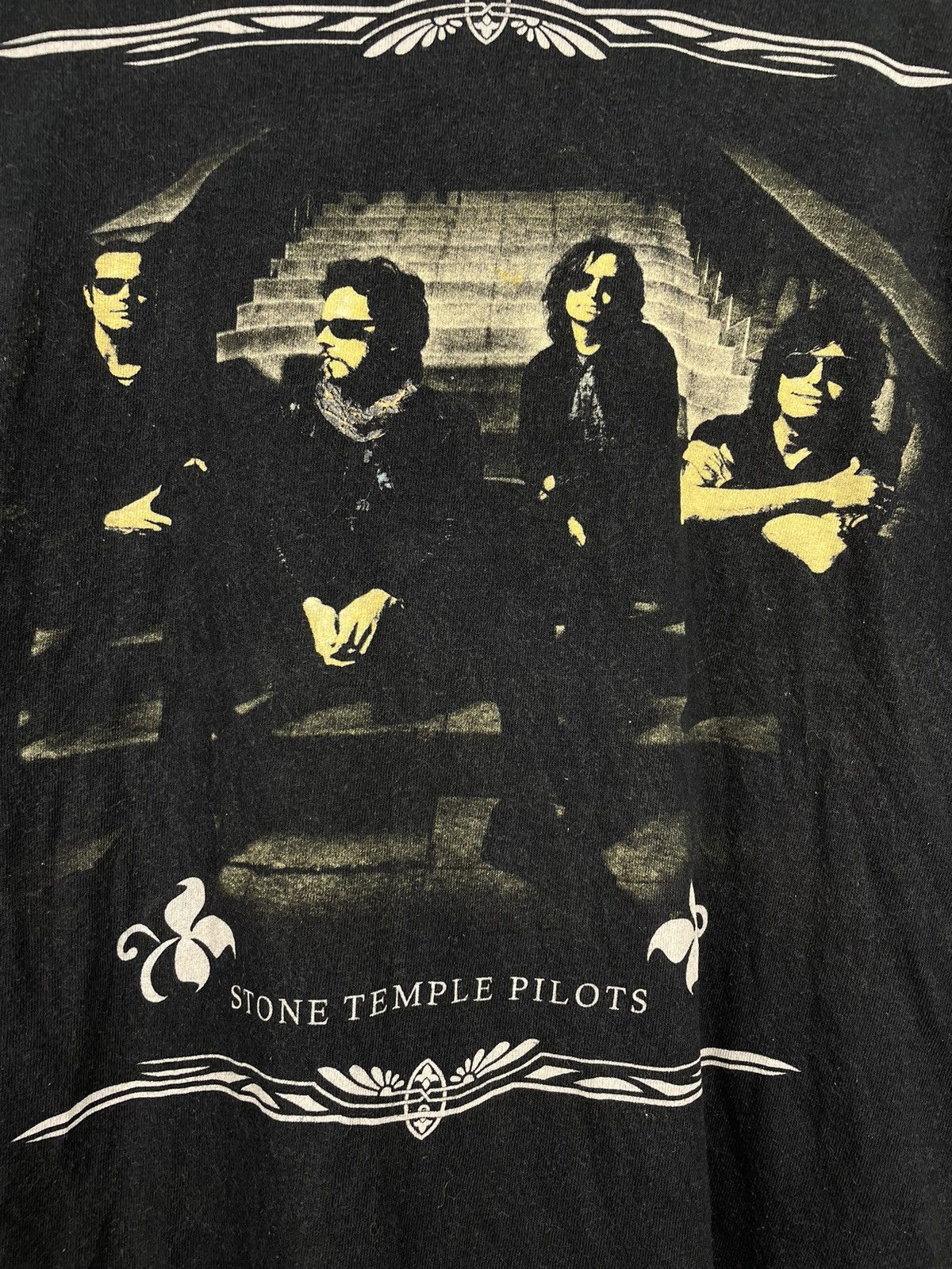 Band Tees Vintage Y2K Stone Temple Pilots rock band tour t shirt Size US L / EU 52-54 / 3 - 5 Thumbnail