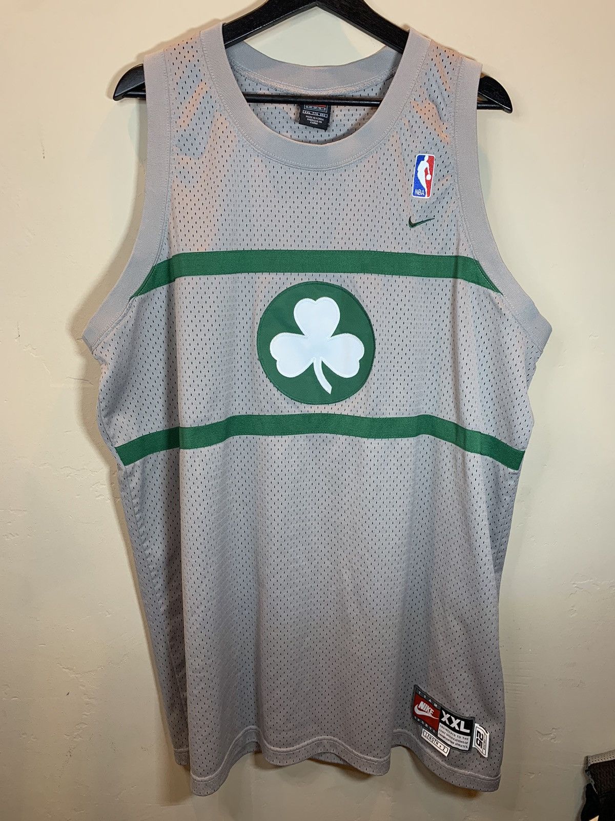 image of Vintage Paul Pierce 34 Boston Celtics Nike Nba Jersey in Grey/White/Green, Men's (Size 2XL)