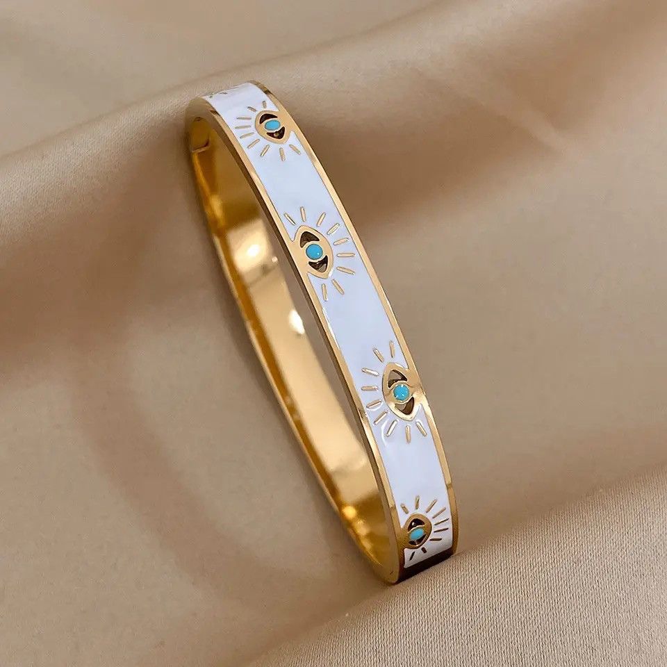 Vintage Devil Eye Bracelet Bangle Size ONE SIZE - 1 Thumbnail