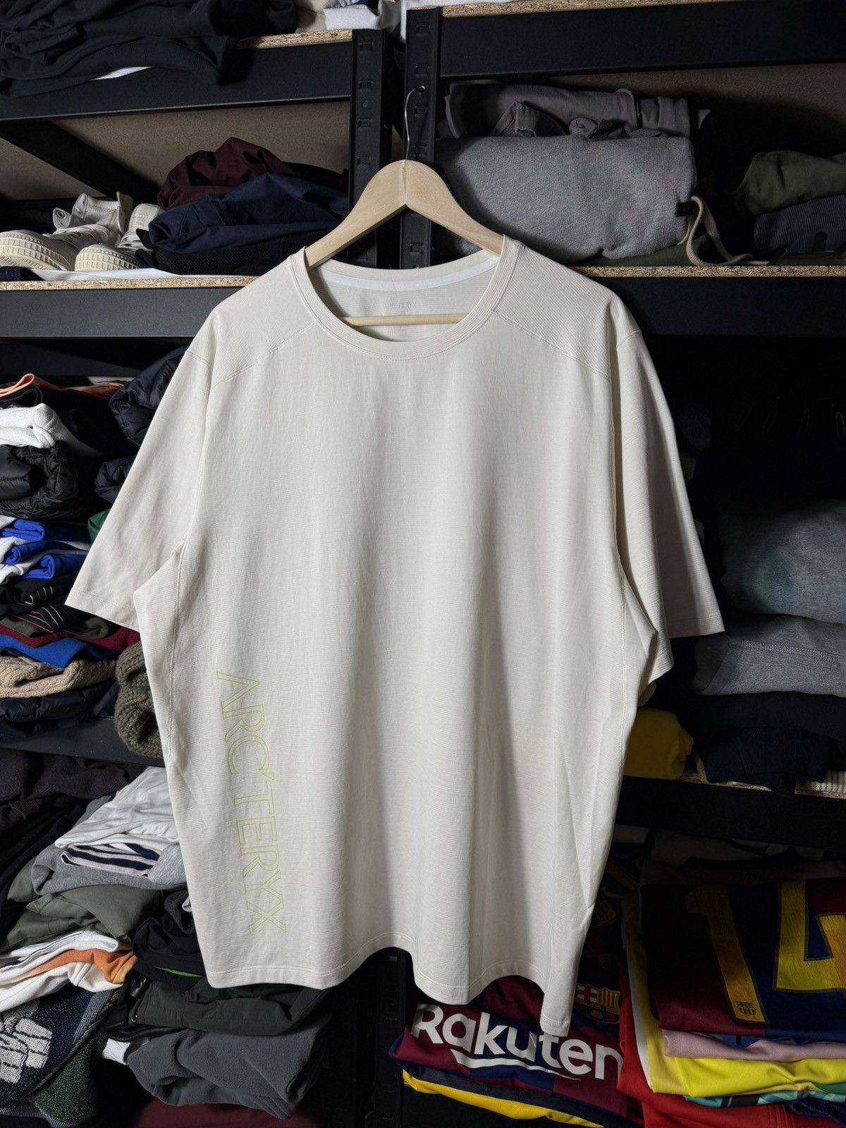 Arc'teryx Arc’teryx T Shirt Beige Technical Lightweight Logo Outdoor Size US XL / EU 56 / 4 - 2 Thumbnail