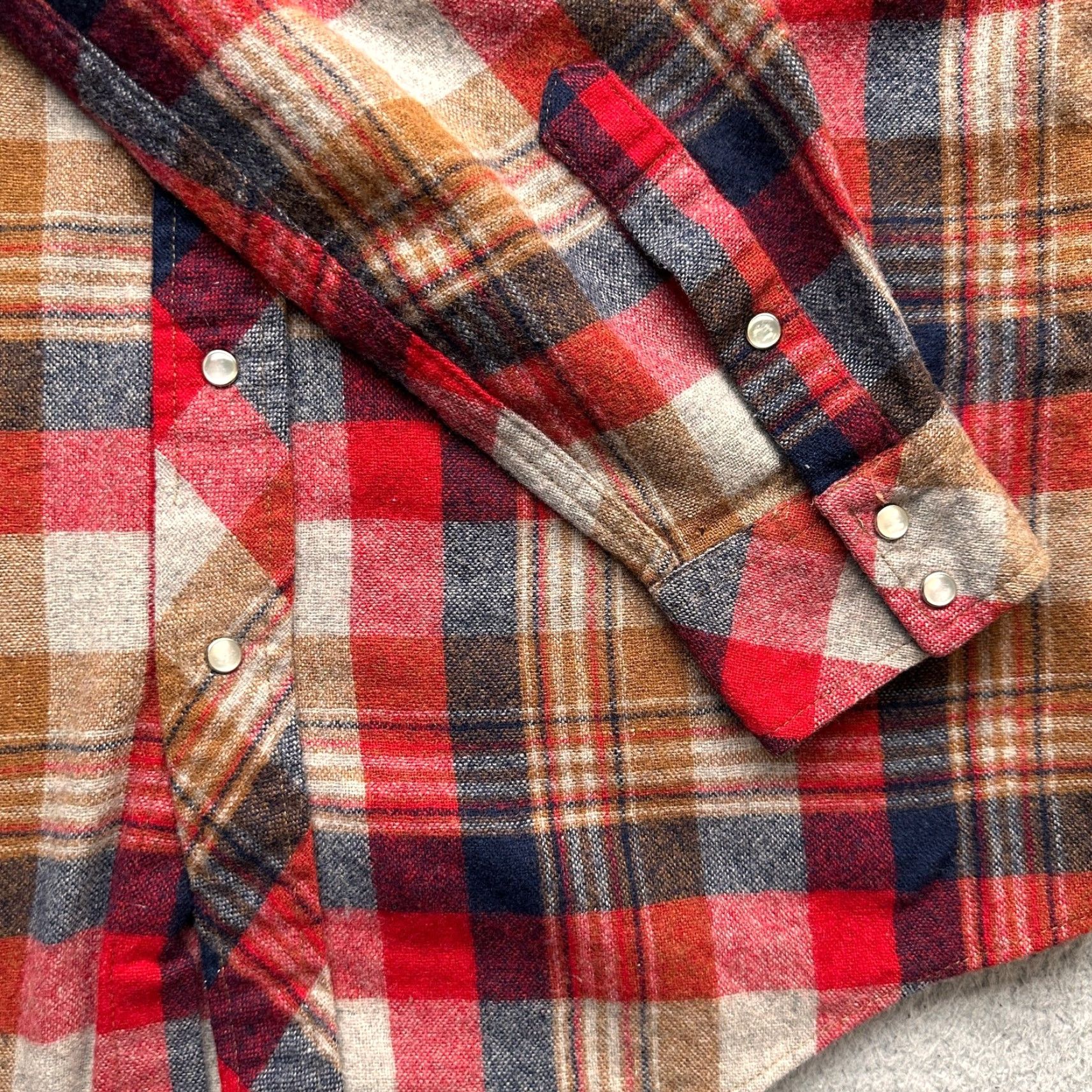 Vintage VINTAGE K-Mart Wool Blend Plaid Flannel Pearl Snap Shirt Medium Long Sleeve Red Mens Size US M / EU 48-50 / 2 - 7 Thumbnail