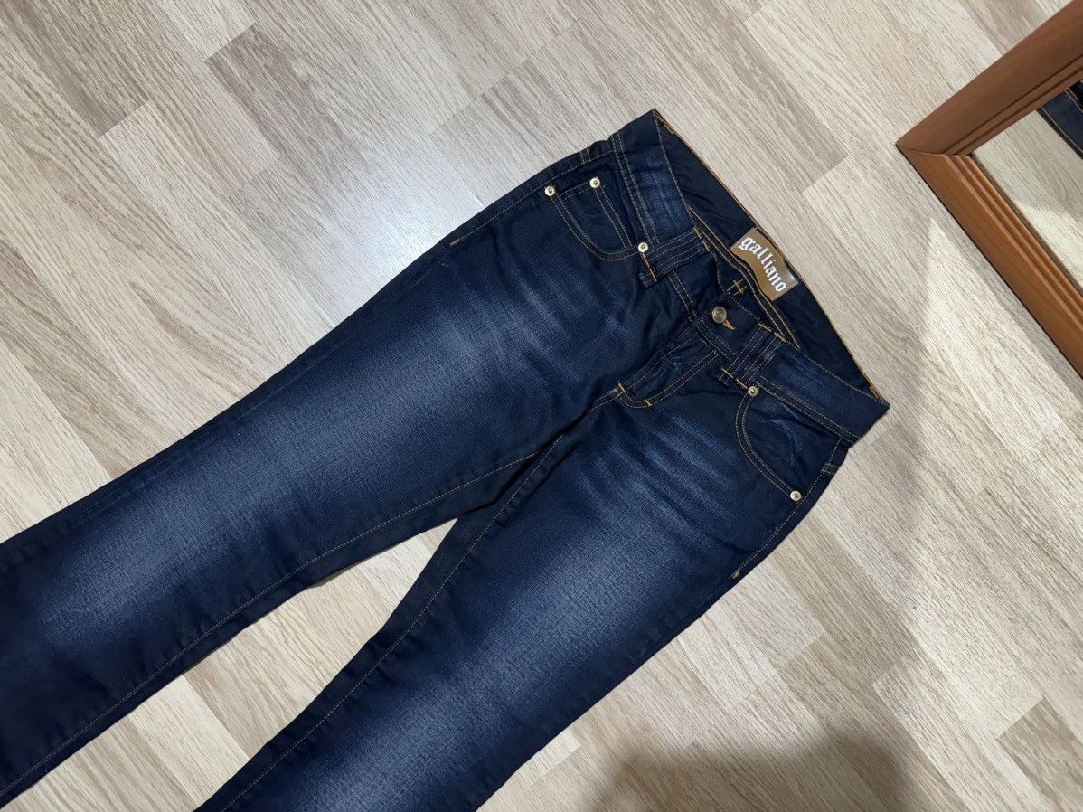 Designer × John Galliano John Galliano jeans logo 27 Size 27" / US 4 / IT 40 - 2 Thumbnail