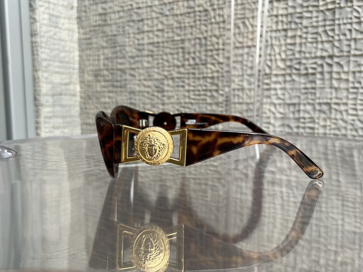 Versace Gianni Versace Medusa Logo Biggie Cat-Eye Sunglasses Unisex Size ONE SIZE - 7 Thumbnail