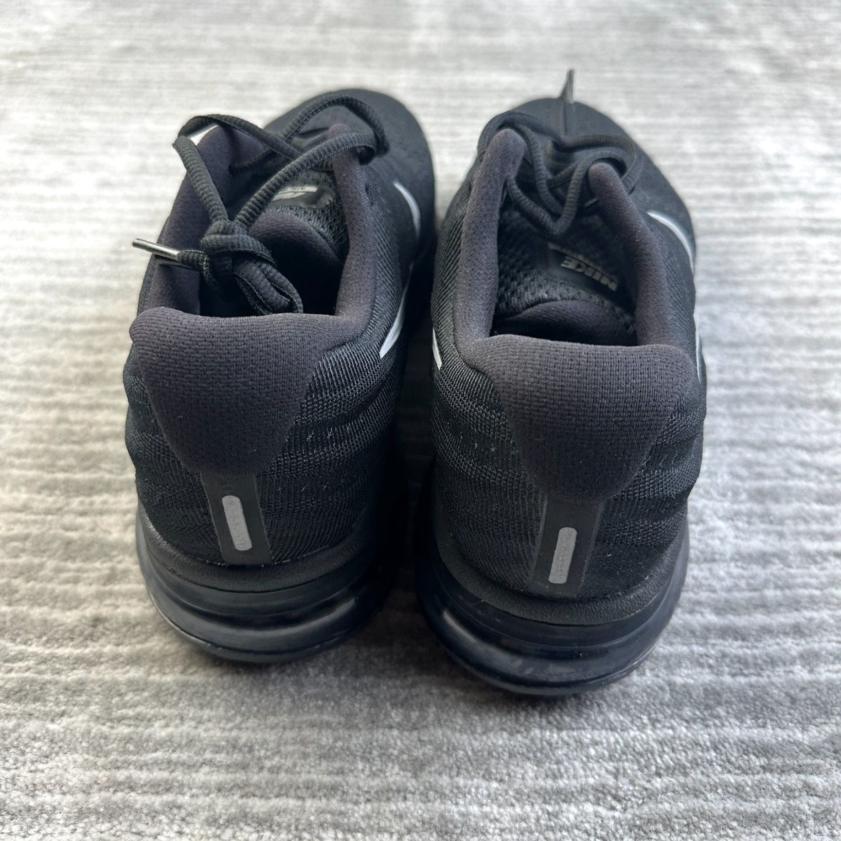 Nike Nike Air Max 2017 Low Top Shoes Sneakers Mens 10 Black Size US M / EU 48-50 / 2 - 6 Thumbnail