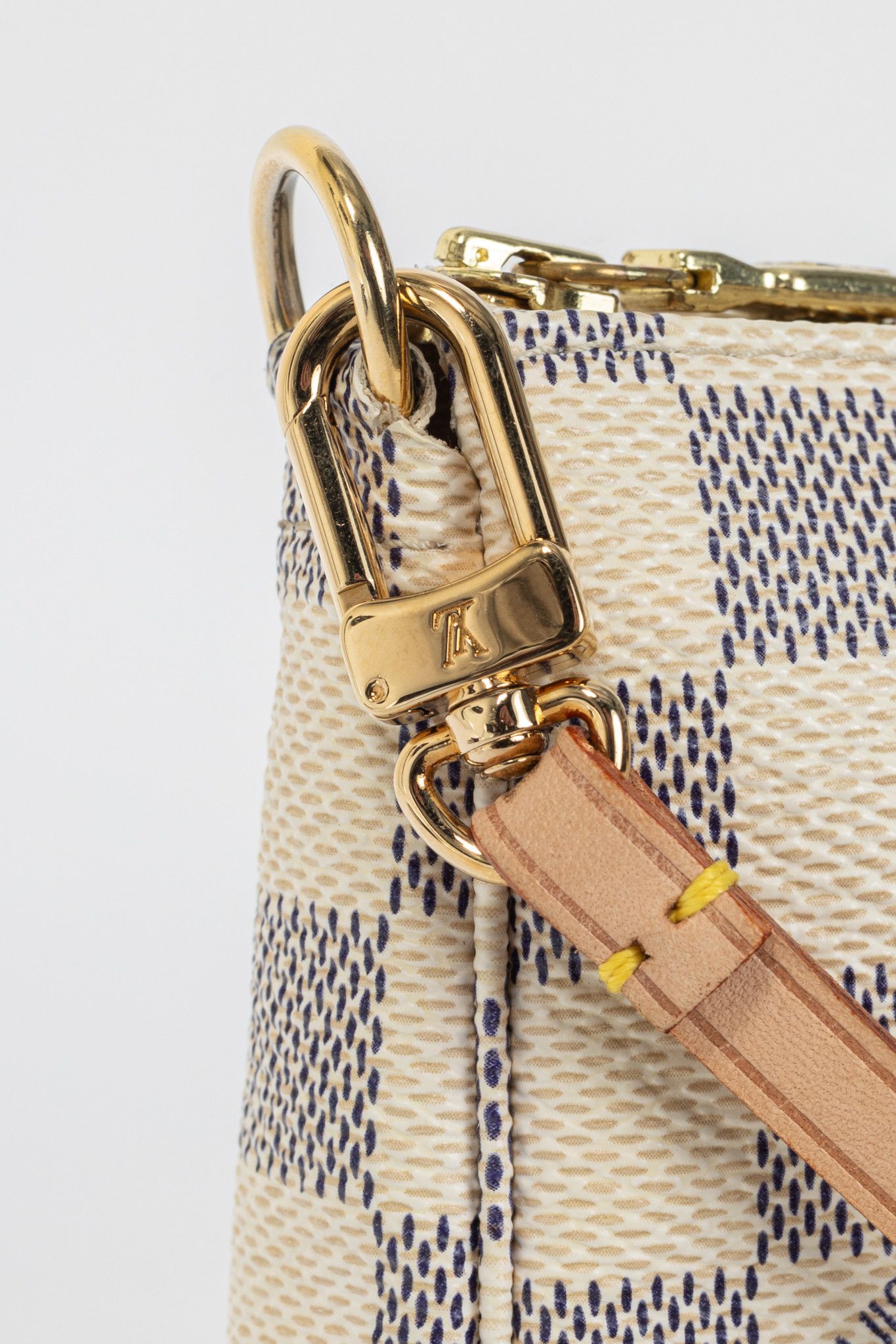 Louis Vuitton Louis Vuitton Damier Azur Canvas Pochette Accessoires Size ONE SIZE - 7 Thumbnail