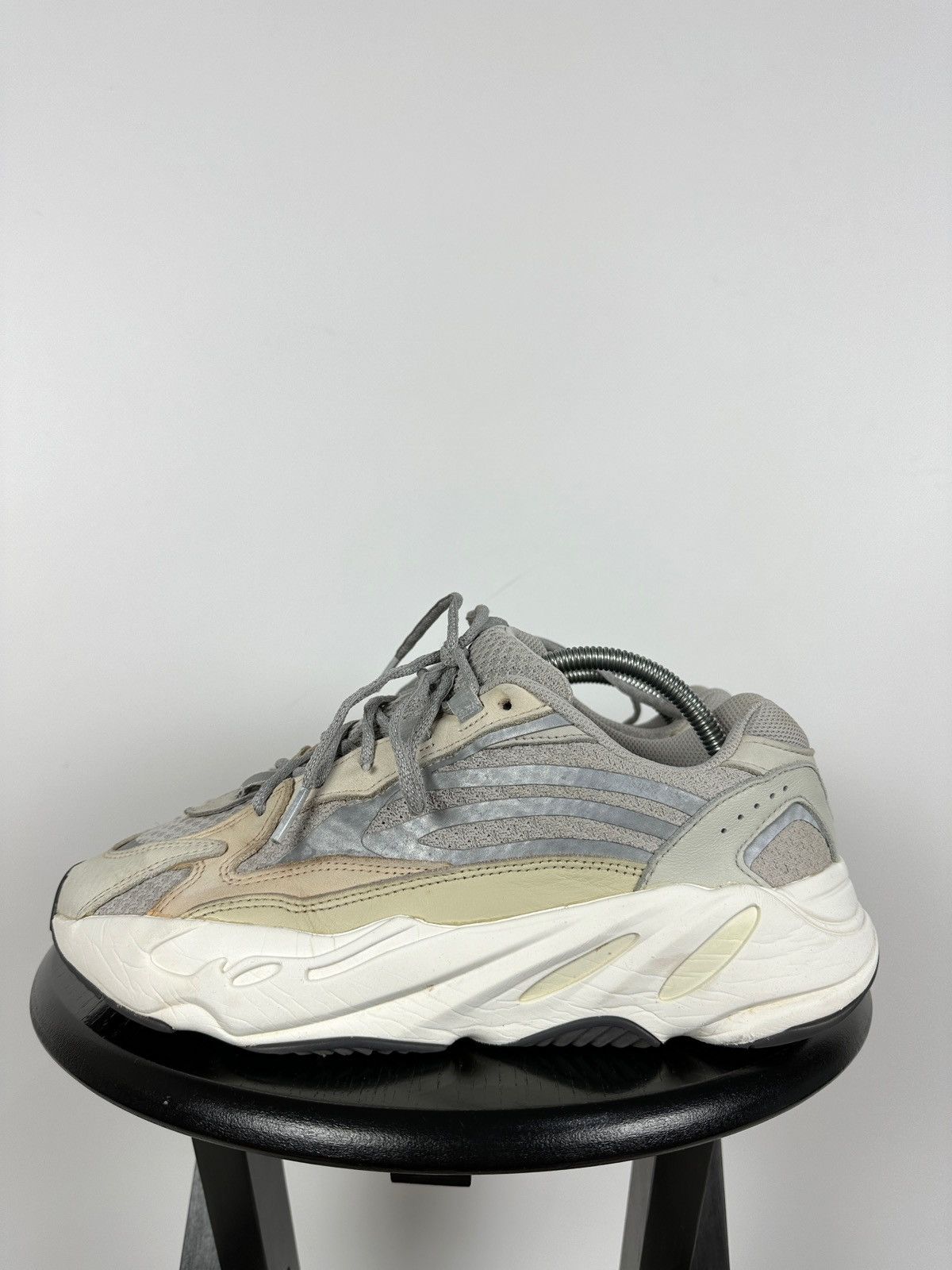 Adidas Adidas Yeezy Boost 700 V2 Cream Sneakers Size US 9.5 / EU 42-43 - 3 Thumbnail