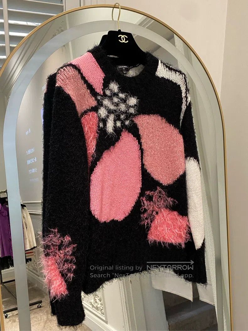 Chanel Chanel 23k black round-neck sweater Size XS / US 0-2 / IT 36-38 - 1 Thumbnail