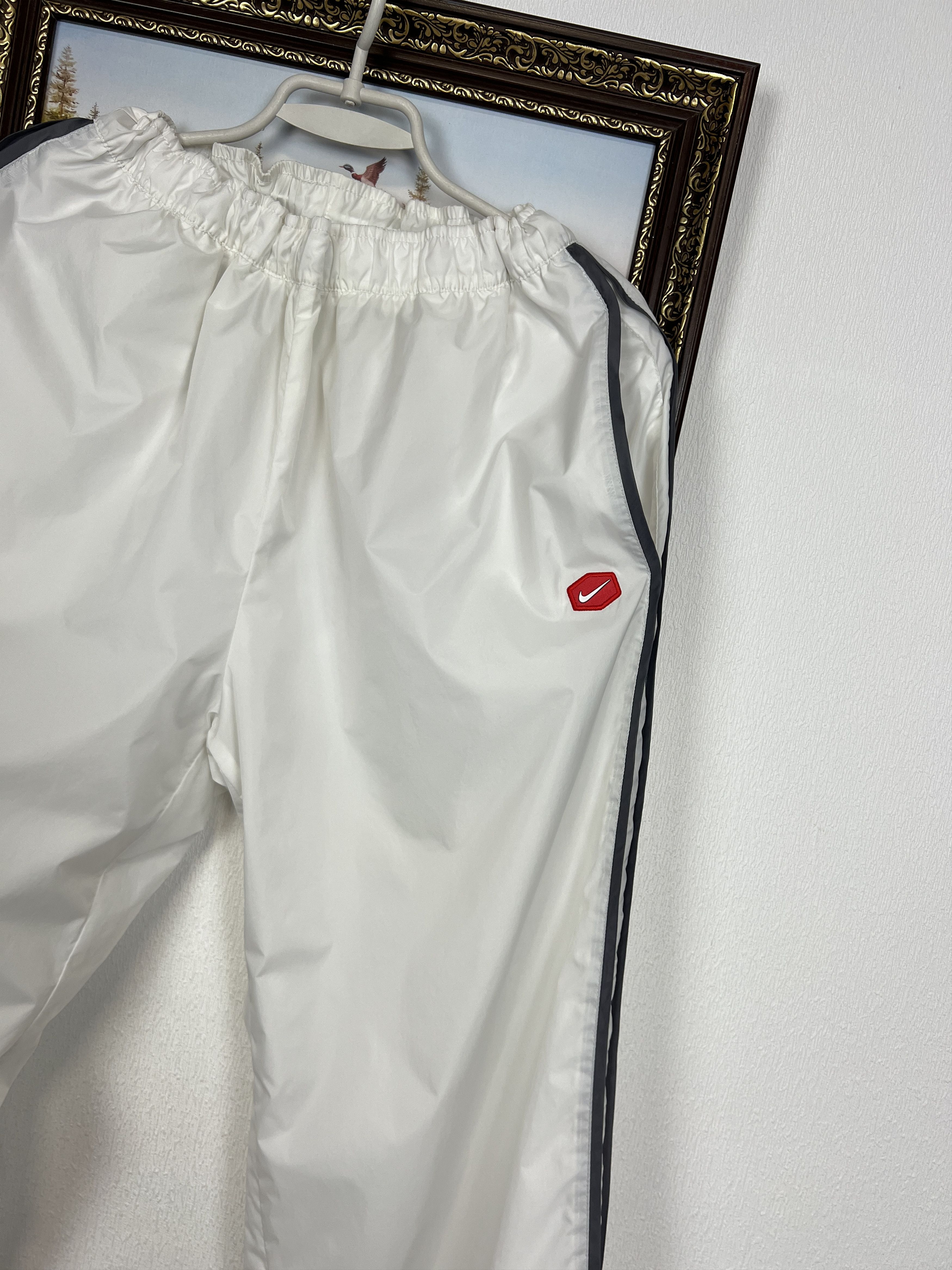 Nike Vintage Nike White Nylon Track Pants Swoosh Sweatpants Size US 36 / EU 52 - 2 Thumbnail