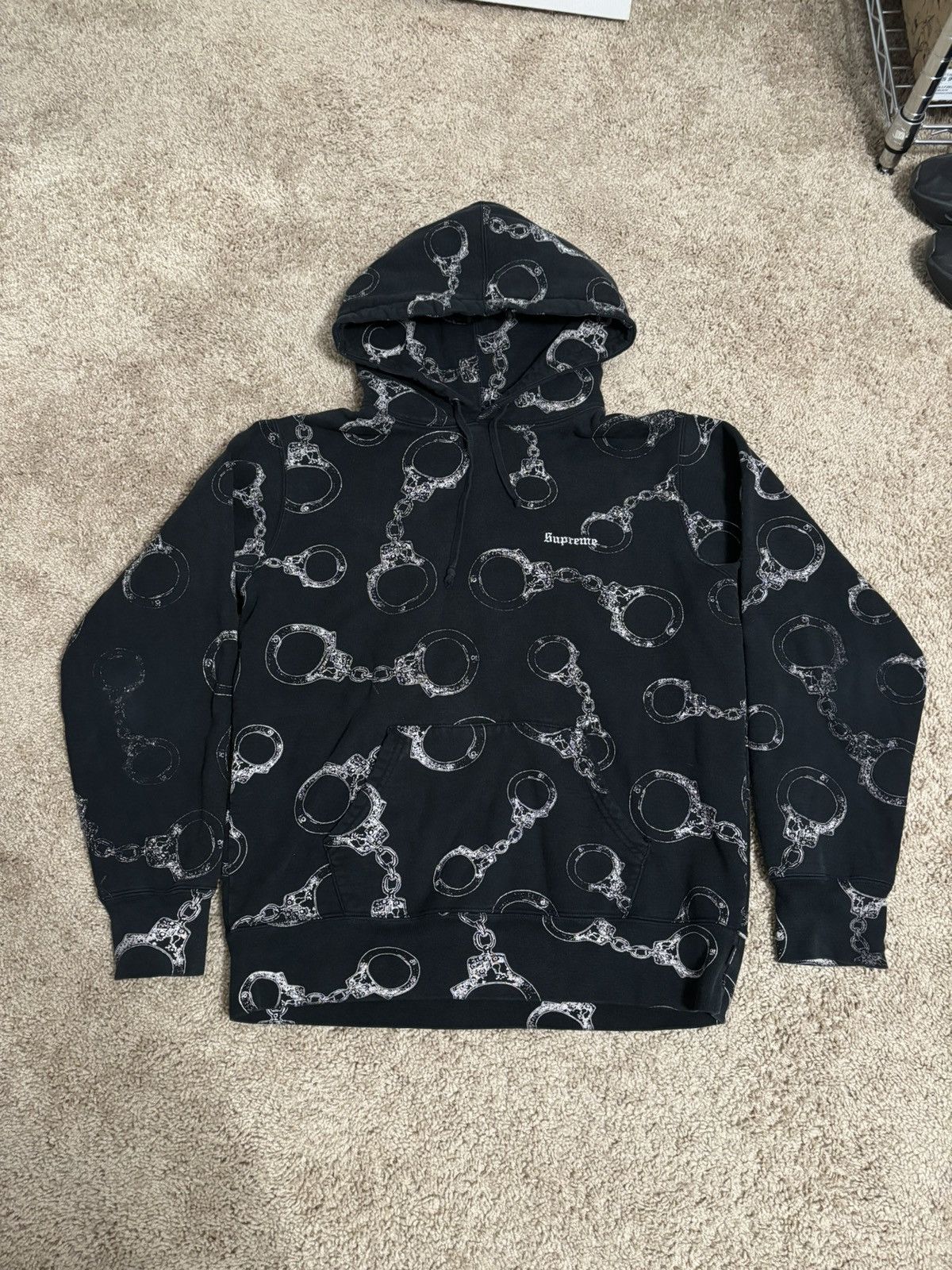 Supreme handcuff hoodie outlet