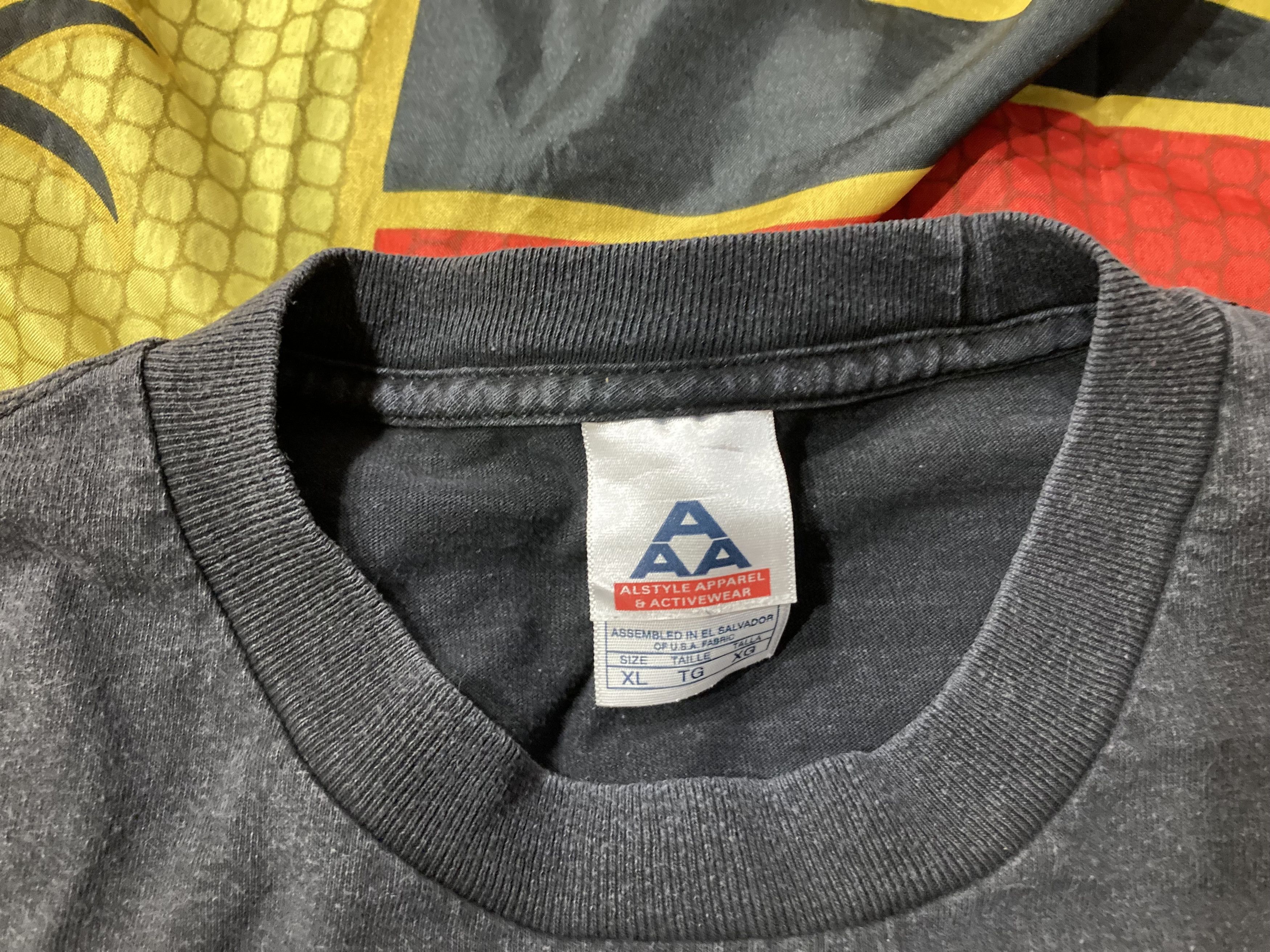 Vintage Vintage Y2K Alcatraz Triathlon Training Camp Humor T-Shirt Size US XL / EU 56 / 4 - 3 Thumbnail