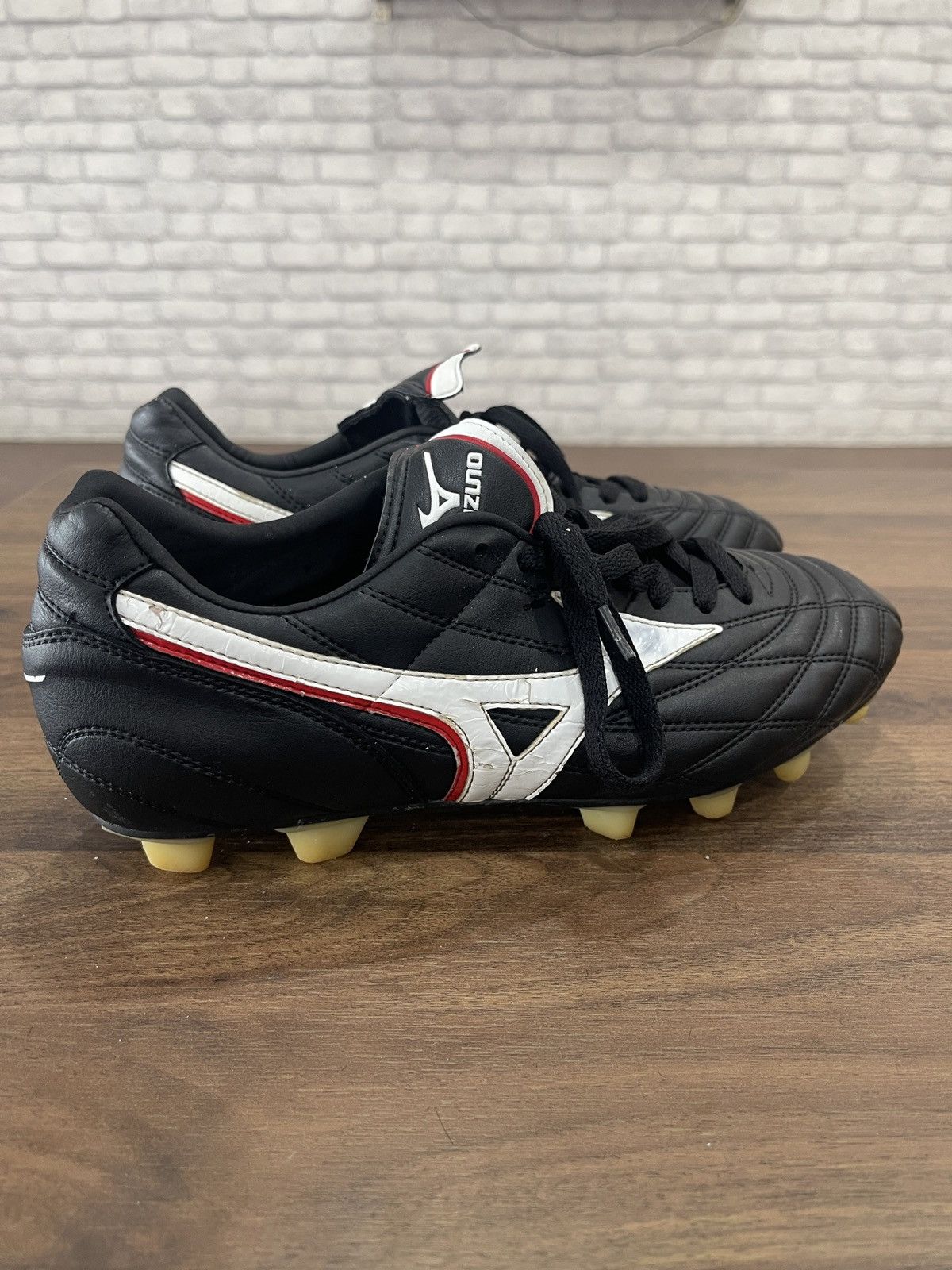 Mizuno Mizuno Quasar cup 5 Size US 8 / EU 41 - 5 Thumbnail