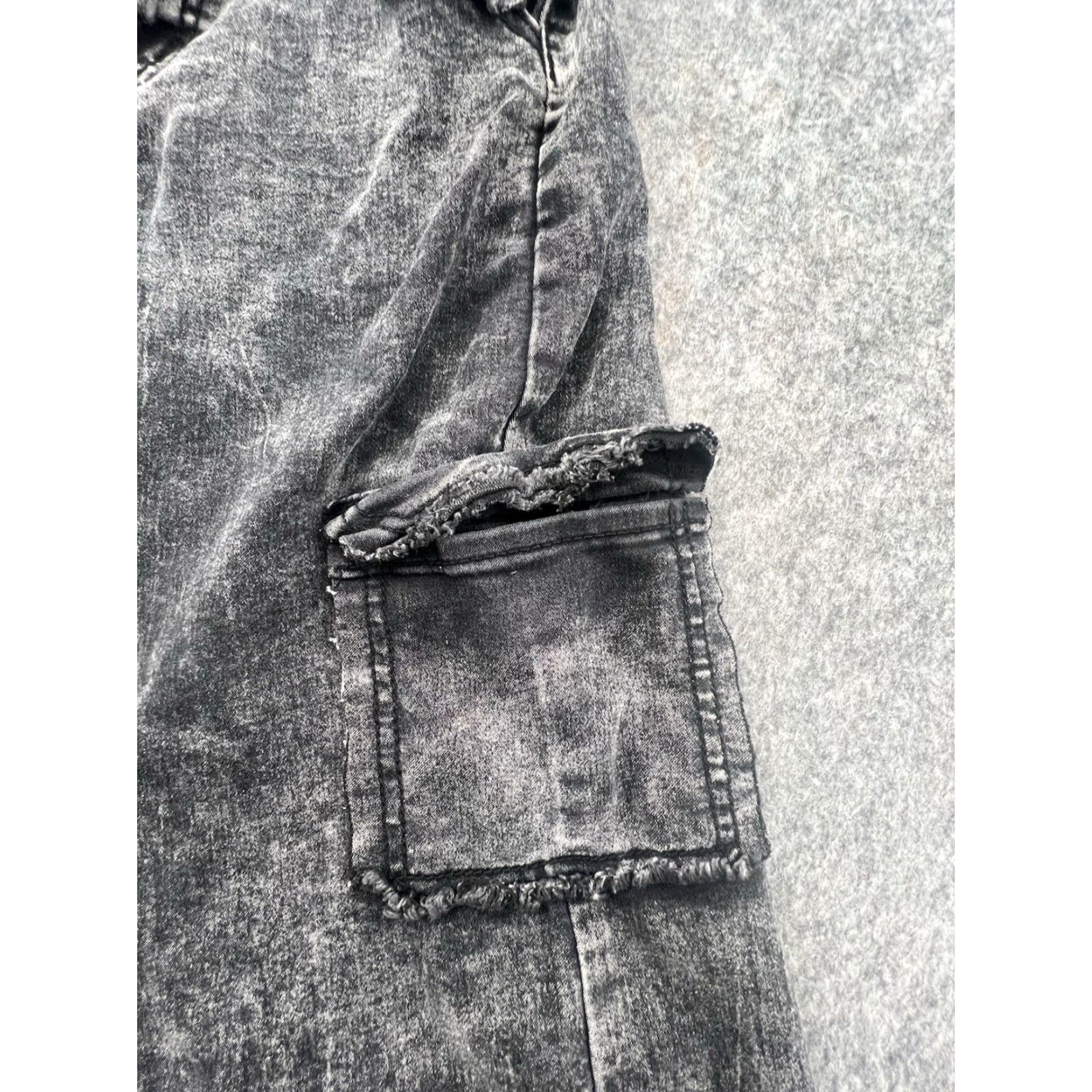 Vintage Red Bottoms Women's Black Acid Wash Cargo Jeans Size 3/26 Jeans Wide-Leg 27in Inseam Rolled? No, not needed Size 26" / US 2 / IT 38 - 4 Thumbnail