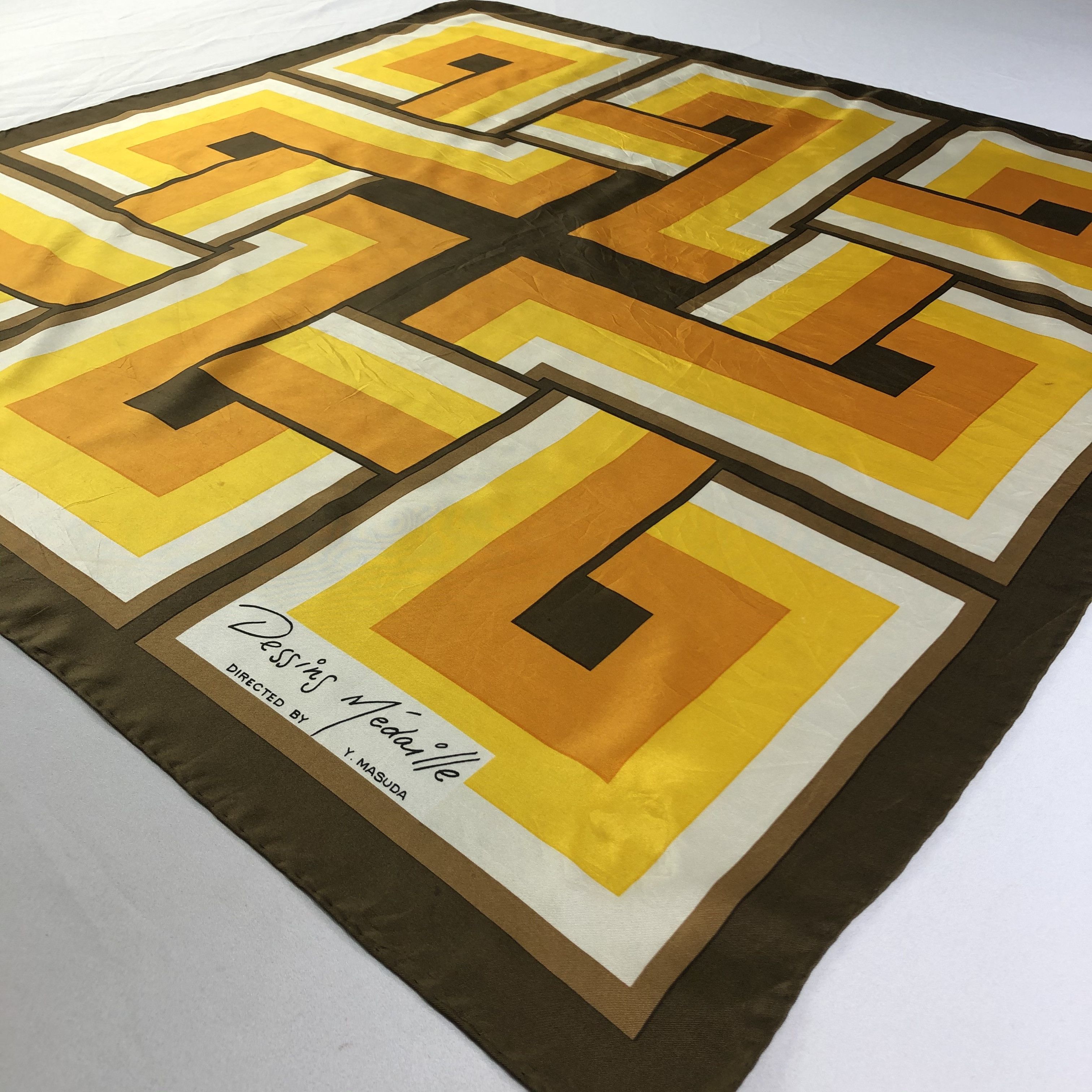 Vintage Vintage Dessins Medaille Silk Scarf Size ONE SIZE - 3 Thumbnail