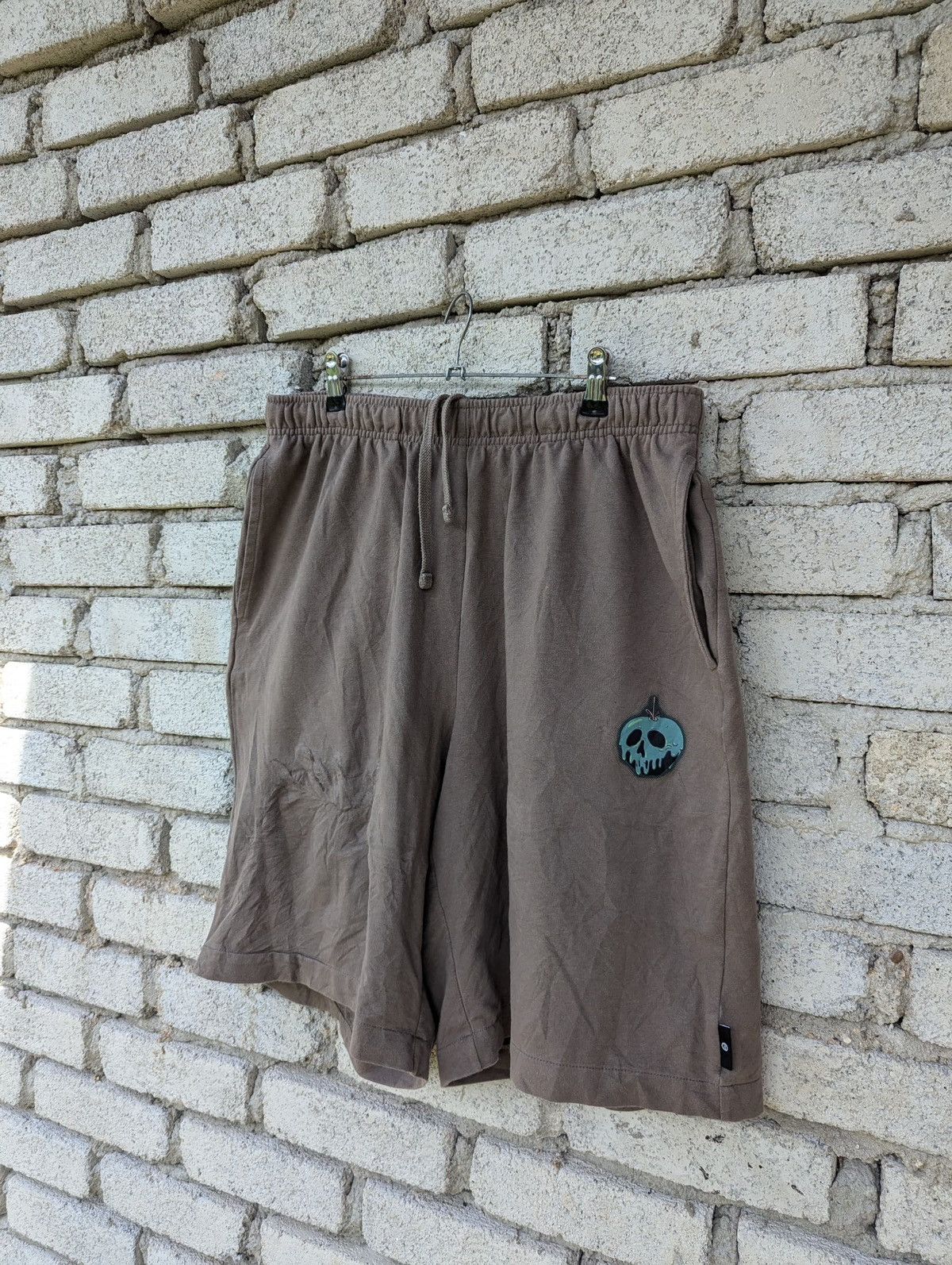 GU × Undercover Gu Undercover Short Pants Skulls Size US 32 / EU 48 - 4 Thumbnail