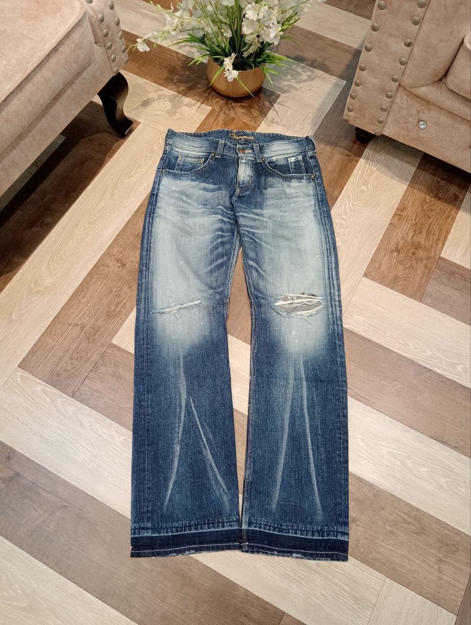 Vanquish VANQUISH GOLD JAPAN BLUE DISTRESSED DENIM PANTS Size US 34 / EU 50 - 1 Thumbnail
