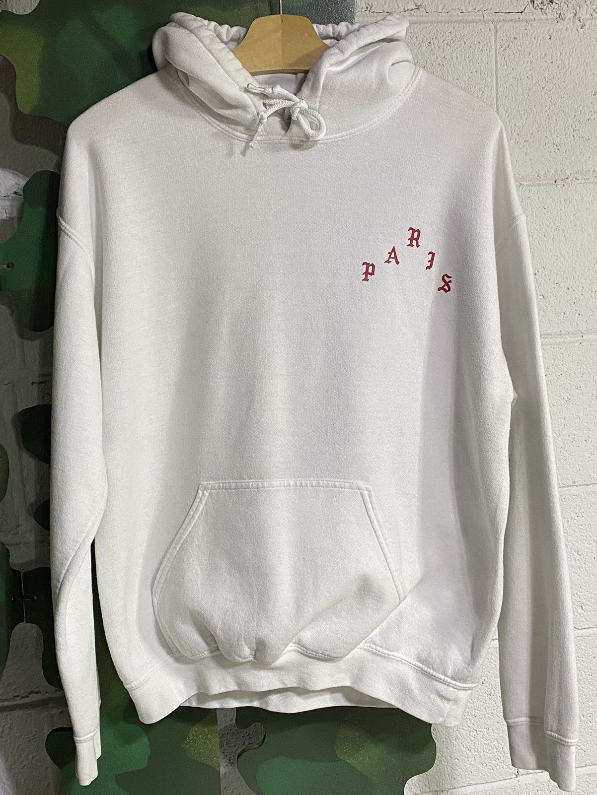 Band Tees Life of Pablo Paris Hoodie 2016 - Gilden tag (sz Med) Size US M / EU 48-50 / 2 - 1 Thumbnail