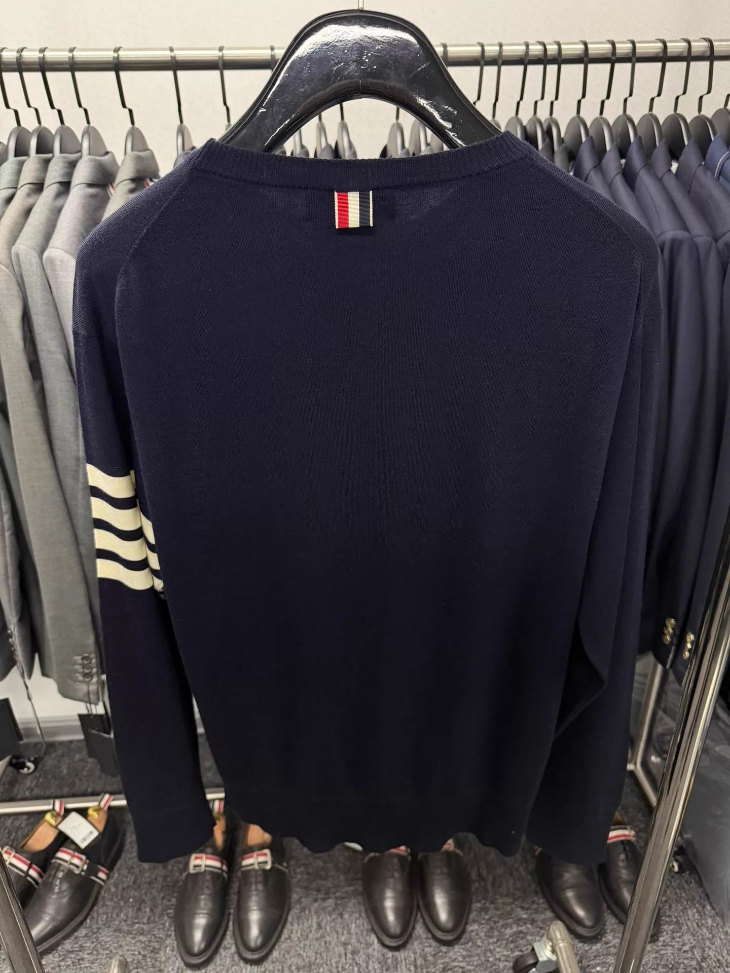 Thom Browne Thom Browne 4-Bar Wool Crewneck Navy Men's Size5 Size US XXL / EU 58 / 5 - 2 Thumbnail
