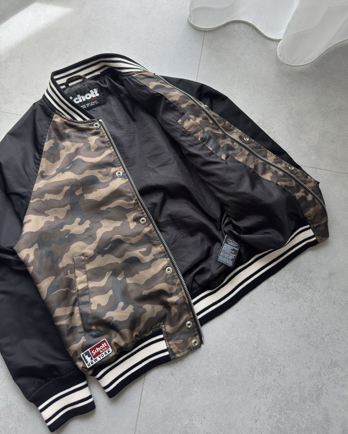 Schott × Vintage Men's Vintage SCHOTT Camouflage Bomber Jacket Tag M fits S Size US M / EU 48-50 / 2 - 9 Thumbnail