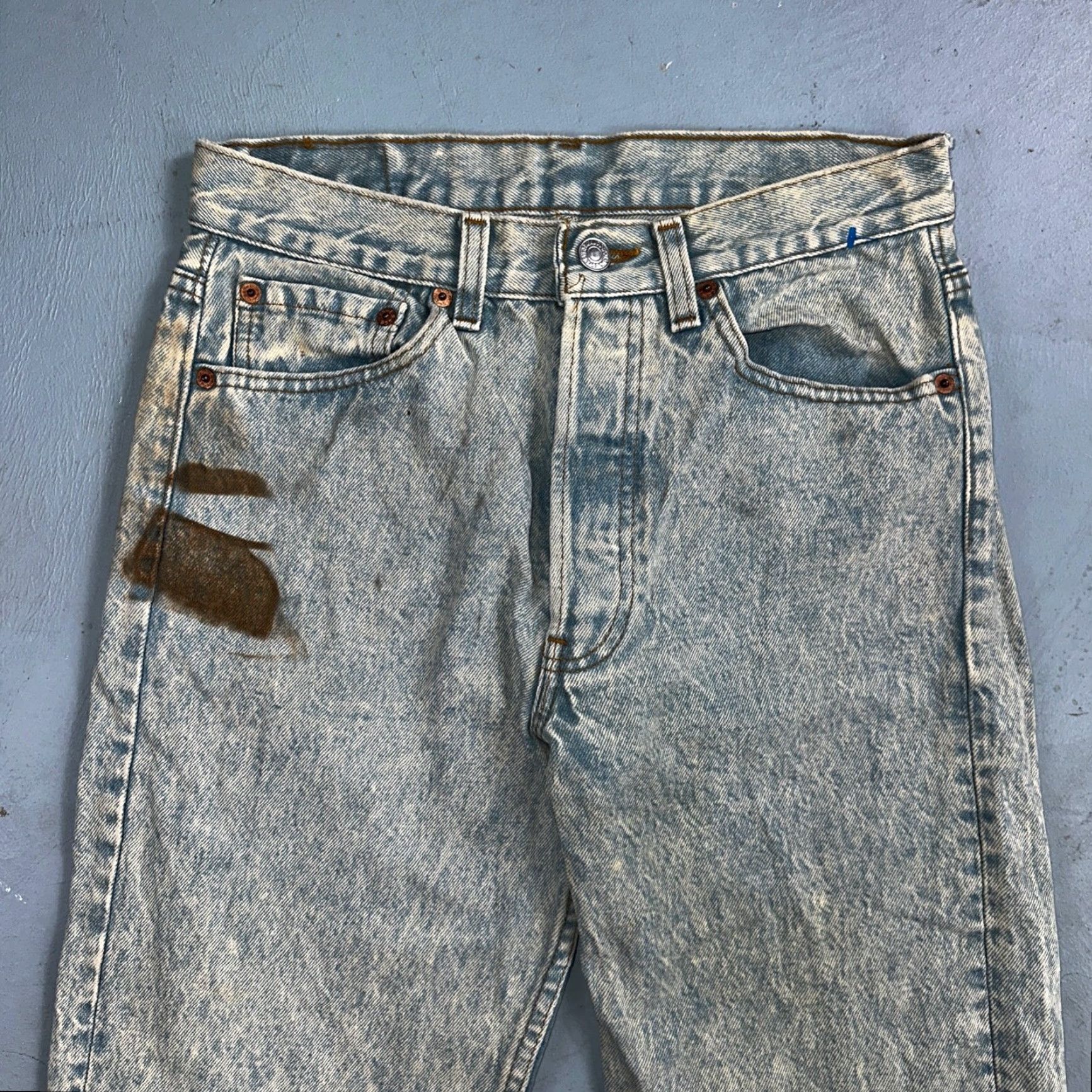 Levi's VINTAGE Levi's 501 Jeans - USA 90s Straight Mid Rise Blue Light Wash 30x34 Mens Regular 34 Inseam 501 Series Size US 30 / EU 46 - 2 Thumbnail