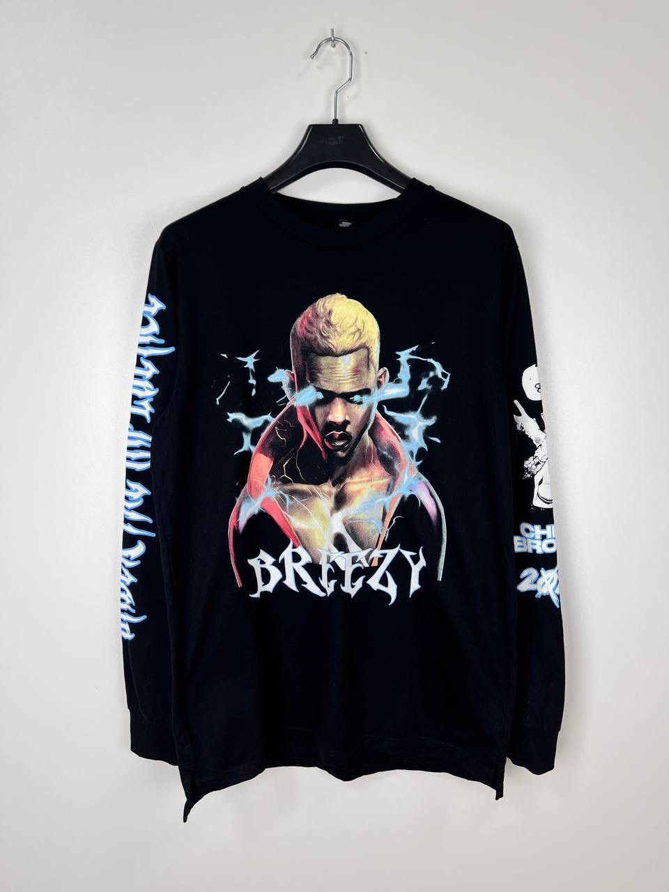 Vintage Chris Brown Breezy tour long sleeve size M Size US M / EU 48-50 / 2 - 1 Thumbnail