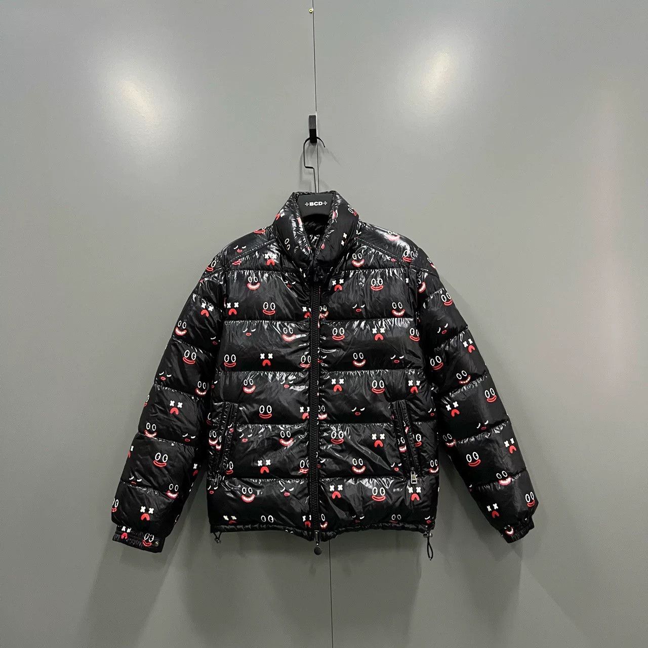 Moncler reversible moncler down jacket with smiley print Size US M / EU 48-50 / 2 - 1 Thumbnail