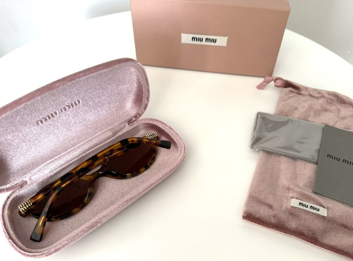 Miu Miu × Vintage NEW Miu Miu sunglasses MU 04ZS 19P-2Z1 Size ONE SIZE - 7 Thumbnail