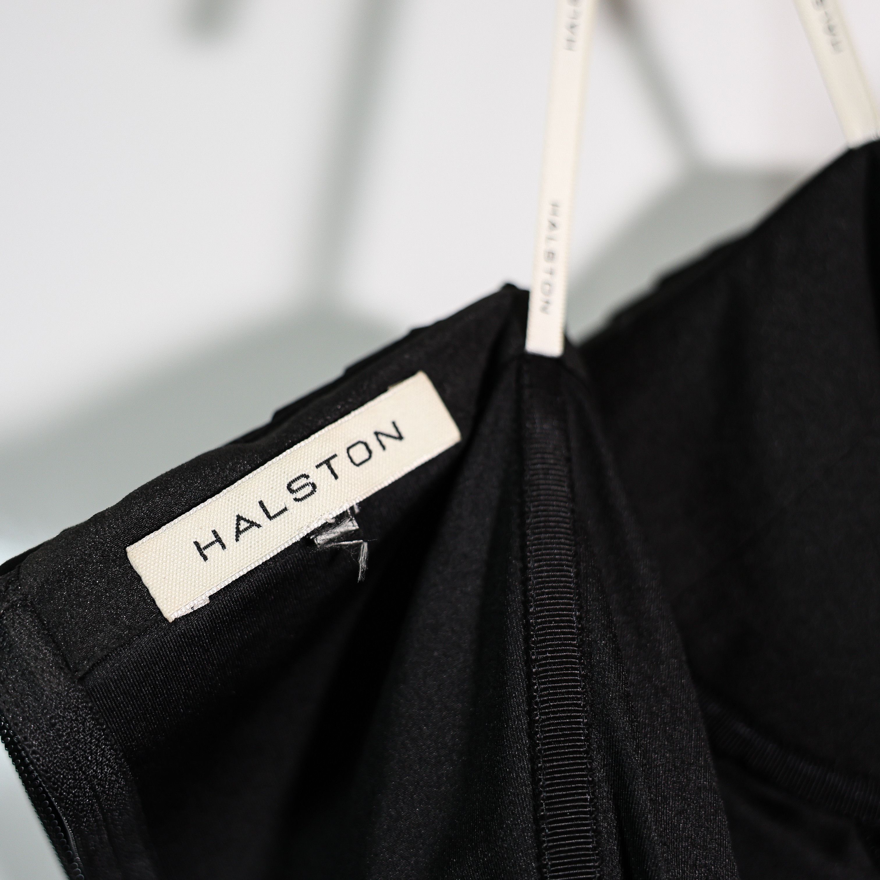 Halston Halston Gathered Pleated Off The Shoulder Size M / US 6-8 / IT 42-44 - 3 Thumbnail