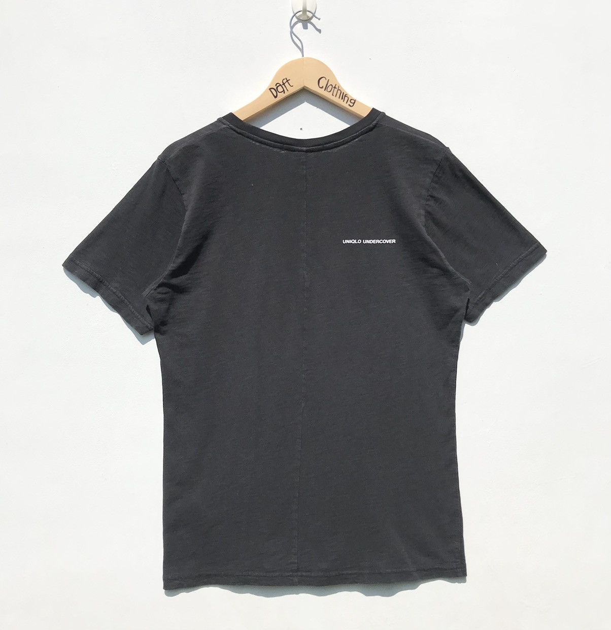 Undercover × Uniqlo Undercover X Uniqlo Snow White Tee Undercover SunFaded Size US M / EU 48-50 / 2 - 2 Thumbnail