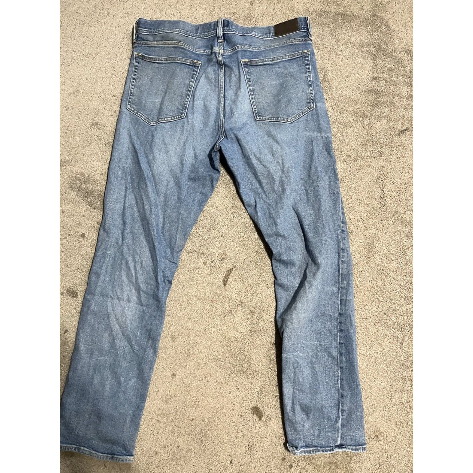 J.Crew J.CREW Jeans Mens 35x32 Blue The Sutton Straight Leg Medium Wash Cotton Denim Size US 35 - 2 Thumbnail