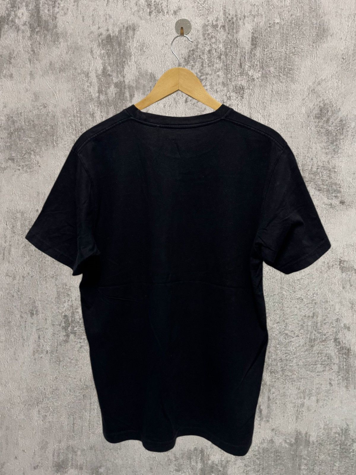 Uniqlo Dragonball Z UT Size US L / EU 52-54 / 3 - 6 Thumbnail