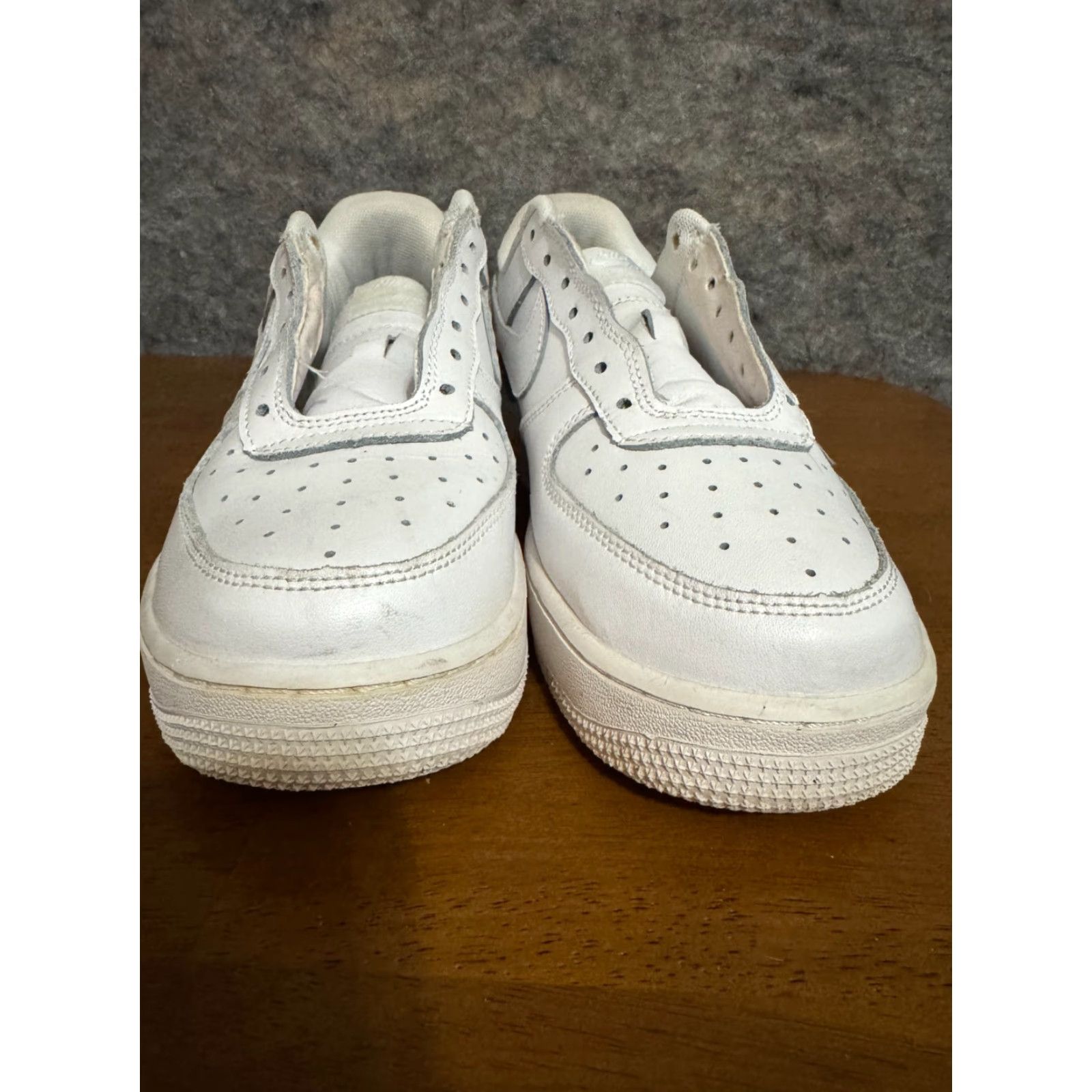 Nike Nike Air Force Low Triple White Sneaker Mens 7 White Leather Rubber Nas White CW2288-111 Size US 7 / EU 40 - 2 Thumbnail
