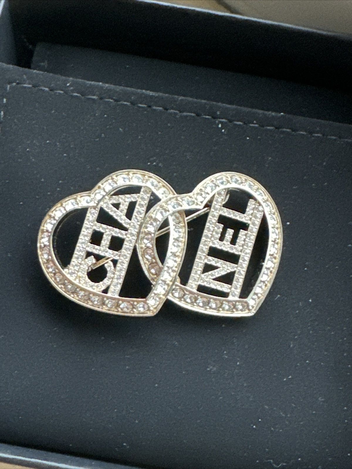 Chanel Chanel Crystal Double Heart Logo Brooch Gold Tone C23B Size ONE SIZE - 6 Thumbnail