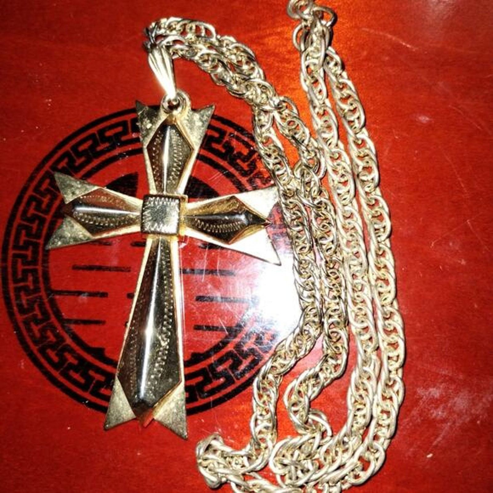 Vintage Beautiful gold-plated Gothic cross with a long chain Size ONE SIZE - 1 Thumbnail