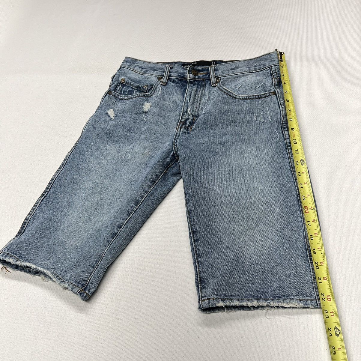 Cotton On Cotton On Jean Shorts Blue 90s Denim Distressed Ripped Faded Size US 28 / EU 44 - 15 Thumbnail