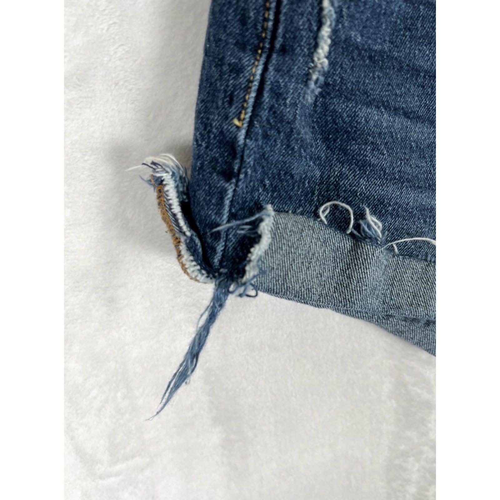 Levi's VINTAGE Levi’s 501 Denim Jean Shorts Daisy Dukes Blue 28 Regular Women Summer 90s Classic Denim Short Size 28" / US 6 / IT 42 - 2 Thumbnail