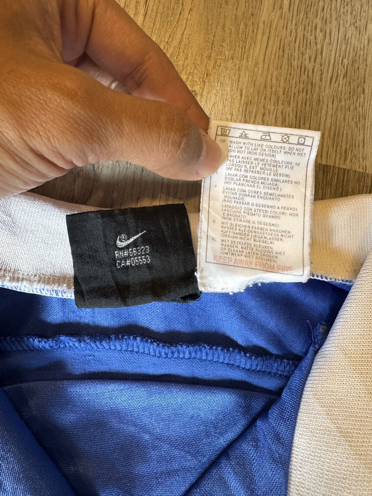 Nike VINTAGE ITALY 1994-1996 HOME JERSEY SHIRT BY NIKE Size US M / EU 48-50 / 2 - 10 Thumbnail