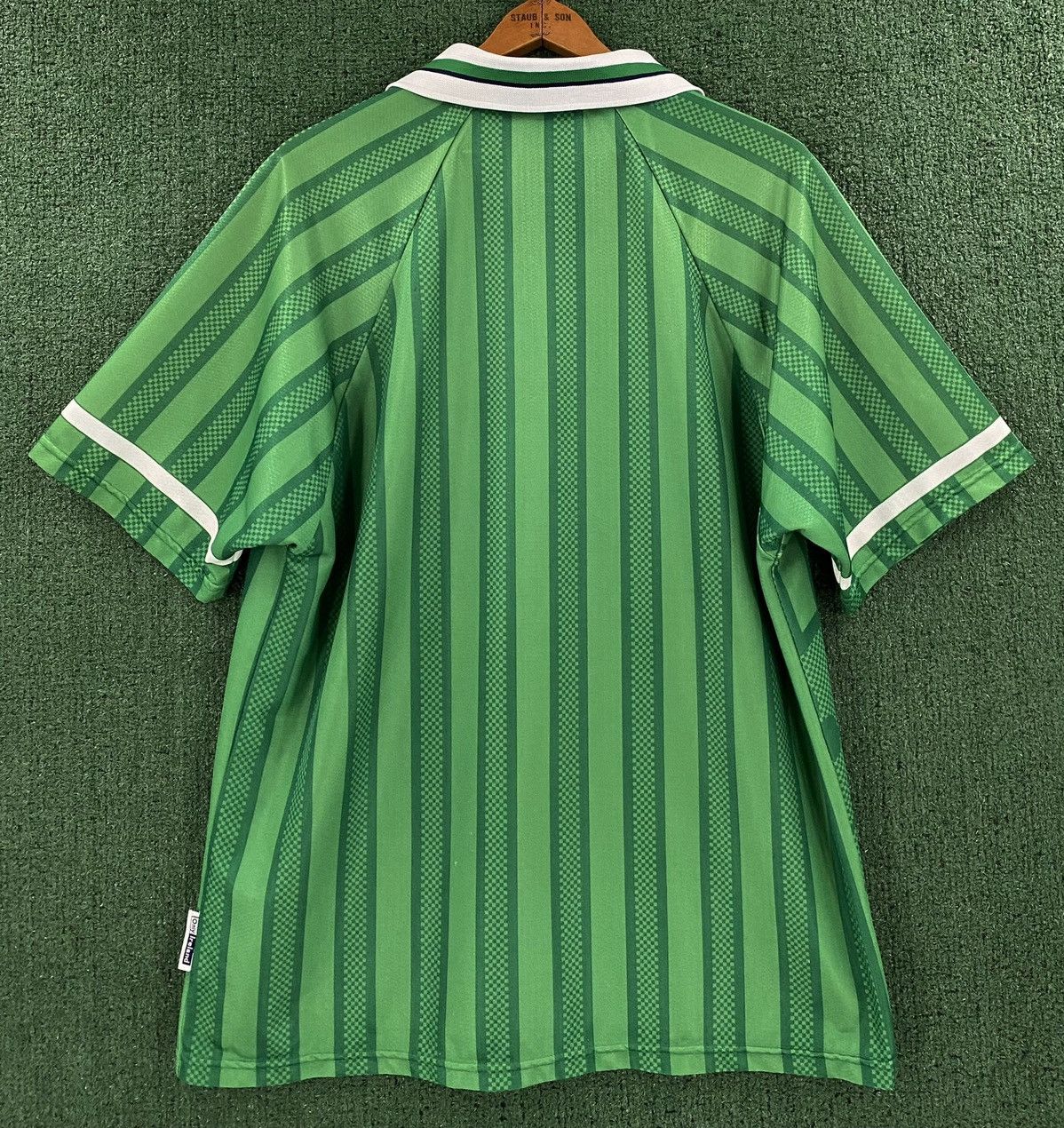 Umbro VTG 1998 Umbro Ireland National Team Home Soccer Jersey Size US L / EU 52-54 / 3 - 7 Thumbnail