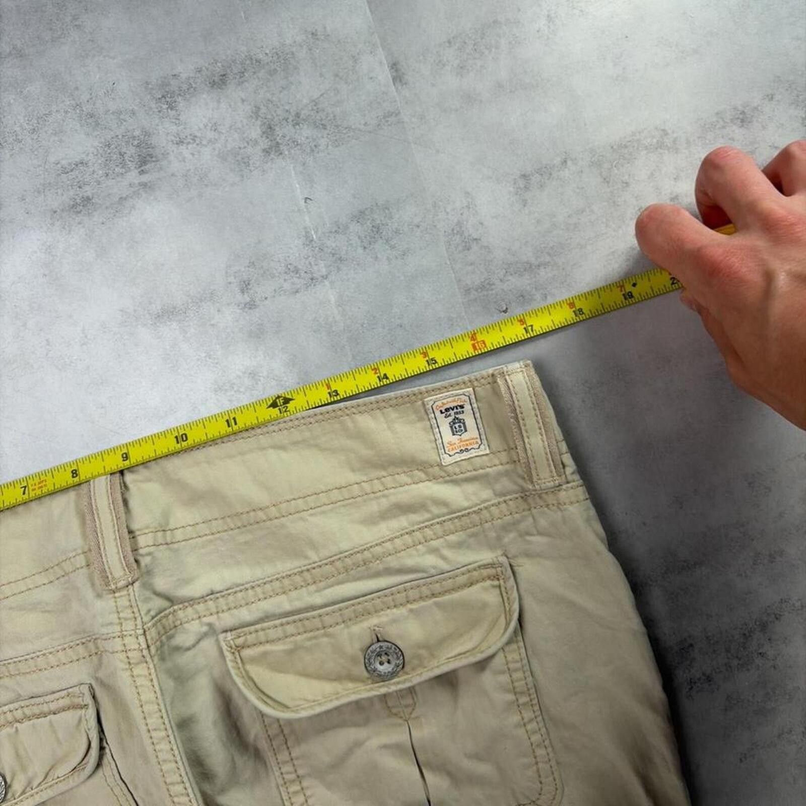 Levi's Y2K Tan Levi’s Grunge Gothic Cargo Capri Pants Size 30" / US 8 / IT 44 - 6 Thumbnail
